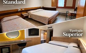 Hotel Holidays